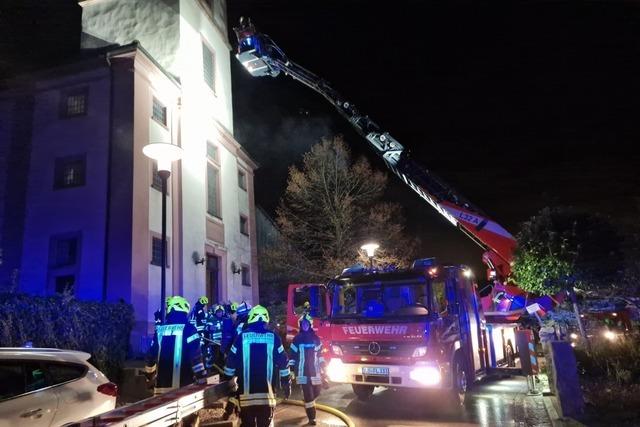 Feuerwehr und DRK ben groes Brandszenario in Wittlingen