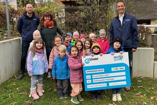 Mitarbeiter des Lhoist-Kalkwerk untersttzen den Huttingener Kindergarten mit 1100 Euro