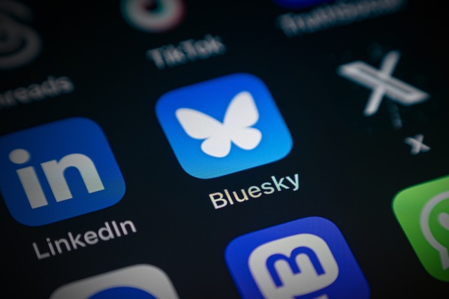 Die Badische Zeitung finden Sie jetzt auch auf Bluesky.  | Foto: yalcinsonat / stock.adobe.com