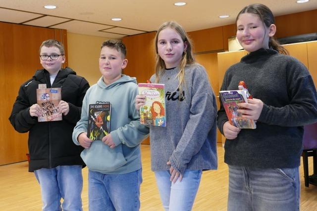 Leonie Vogt gewinnt Vorlesewettbewerb am Meret-Oppenheim-Schulzentrum in Steinen