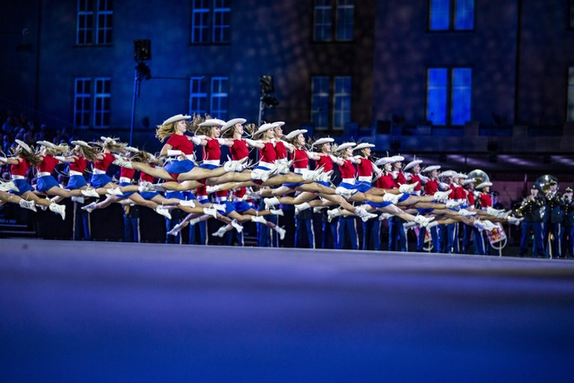 Die Kilgore College Rangerettes aus Te... beim Basel Tattoo im Hof der Kaserne.  | Foto: Patrick Straub