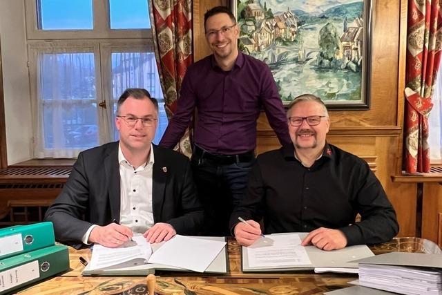 Millionenschwere Unterschriften fr den Neubau des Laufenburger Kindergartens