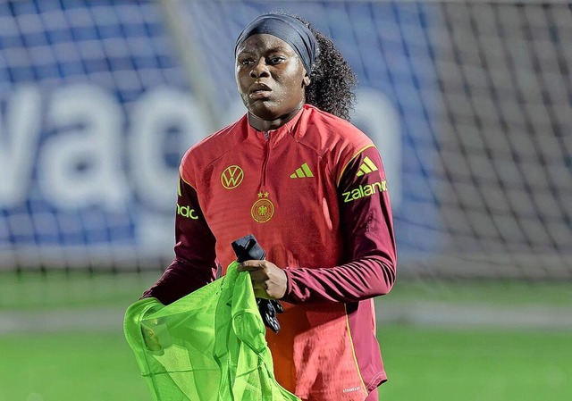 Wieder voll im Fokus des Bundestrainers: Strmerin Nicole Anyomi.  | Foto: Jrgen Kessler/dpa