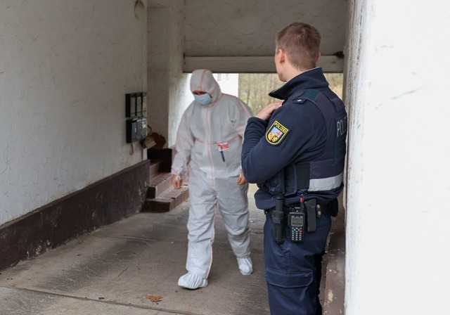 Die Spurensicherung war vor Ort im Einsatz.  | Foto: Brandon Lee Posse/dpa