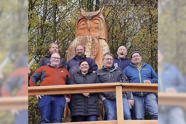 Die Eule wacht jetzt ber das Dorf Sulz