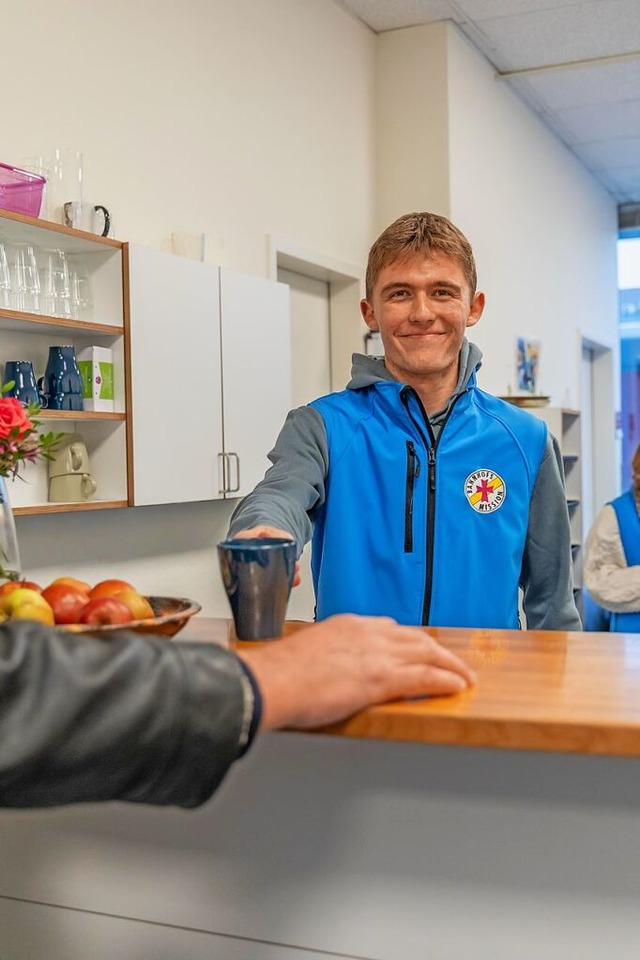 Die Bahnhofsmission schenkt Menschen G...z, Beratung und ganz praktische Hilfe.  | Foto: Bahnhofsmission Freiburg