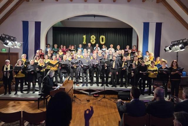 Endinger Chre zeigen bei Doppelkonzert die ganze Vielfalt des Chorgesangs