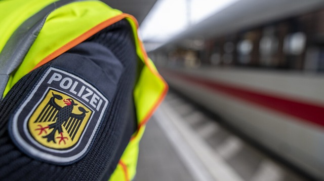 Die Bundespolizei ermittelt nach einem... Freiburger Hauptbahnhof (Symbolbild).  | Foto: Patrick Seeger (dpa)