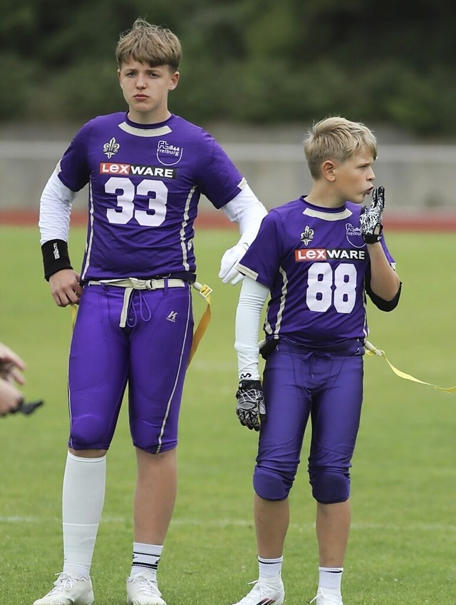 Luca (links) und Rafael Staude beim Flag Football  | Foto: Privat