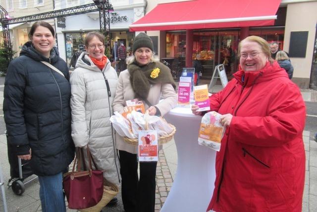 Die Botschaft auf der Bckertte: Zonta-Club Offenburg verteilt Brezeln gegen Gewalt an Frauen