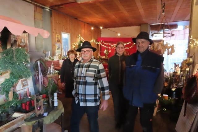 Das ist beim Weihnachtsmarkt im Hof des Mllmuseums in Wallbach geboten