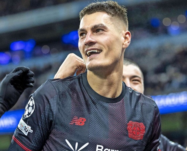 Trifft zum 2:0 für Bayer in Manchester: Patrik Schick. | Foto: IMAGO/Tim Williams Trifft zum 2:0 für Bayer in Manchester: Patrik Schick. | Foto: IMAGO/Tim Williams