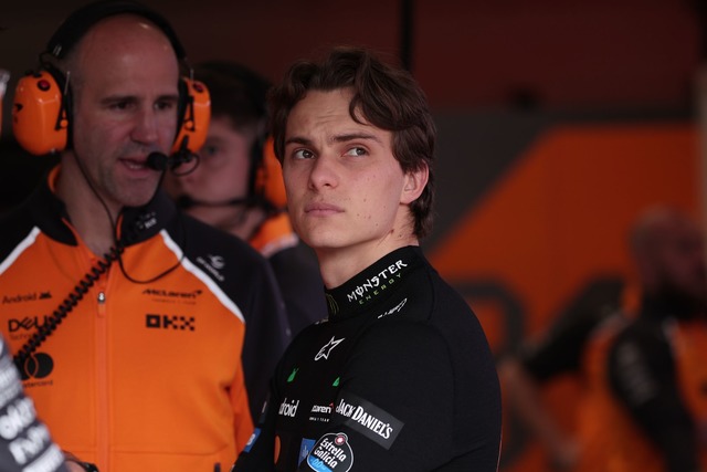 Oscar Piastri im R&uuml;ckblick auf di...ige Saison: Vom Titel-Kurs abgekommen.  | Foto: Ettore Chiereguini/AP/dpa