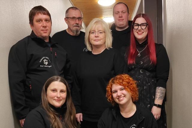 Jubel und Wolfsgeheul gab es fr den Vorstand bei den Bad Sckinger Totenbhl-Wlfen