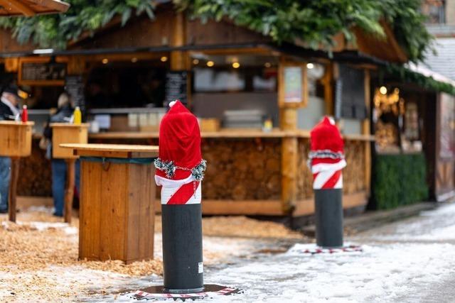 Drei versperrte Zugnge sichern Weihnachtsmarkt in Neustadt