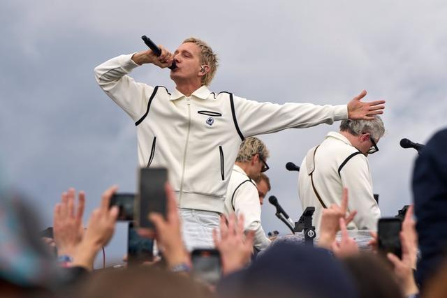 Kraftklub-Sänger wünscht sich klarerer Kante gegen Rechts