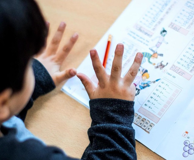Weniger Fehler: Forscherinnenfanden he... sie früh ihre Finger dafür einsetzen. | Foto: Marcel Kusch/dpa Weniger Fehler: Forscherinnenfanden he... sie früh ihre Finger dafür einsetzen. | Foto: Marcel Kusch/dpa