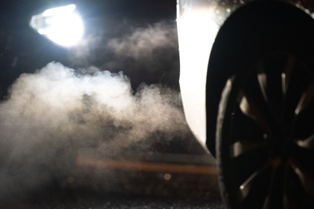 Die Emissionen im Verkehrssektor sollen sinken. (Archivbild)  | Foto: Sebastian Kahnert/dpa