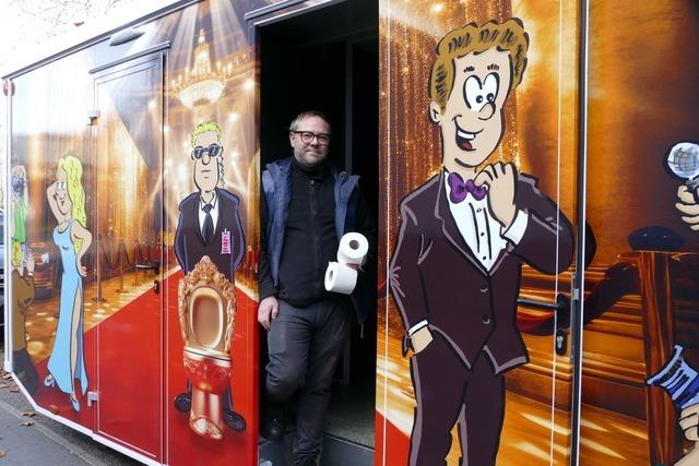 Goldene Kloschssel und Zirkus-Feeling: Unternehmer aus Ettenheim designen bunte Toilettenwagen