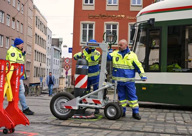 Zu den Hauptverkehrszeiten m&uuml;ssen...zlig;enbahnen durchfahren k&ouml;nnen.  | Foto: Malin Wunderlich/dpa