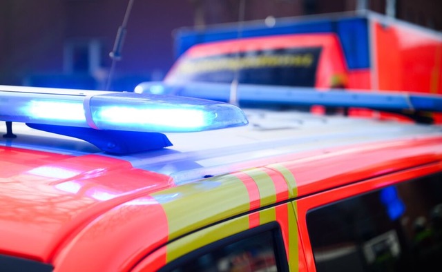 Bei Appenweier verunfallte ein Rettungswagen im Einsatz.  | Foto: Julian Stratenschulte (dpa)