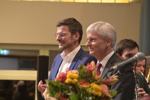 Brgermeisterwahl in Staufen: Der Gewhlte wartet, der Bisherige macht zunchst weiter