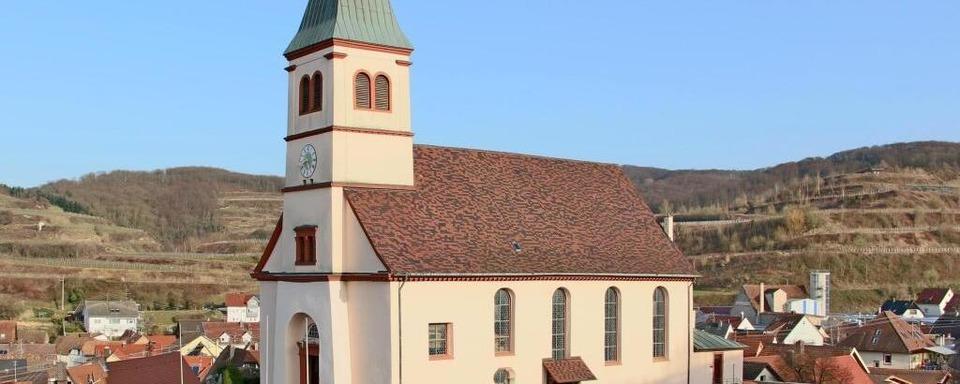 Diebe klauen Opferkerzenstnder samt Kasse aus Kirche in Kiechlinsbergen