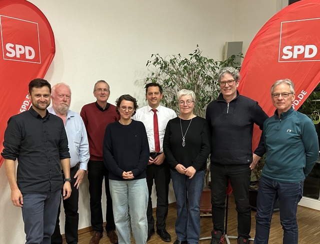 Der Vorstand des Ortsvereins (von link...nn Oberle mit Johannes Fechner (Mitte)  | Foto: SPD Ettenheim