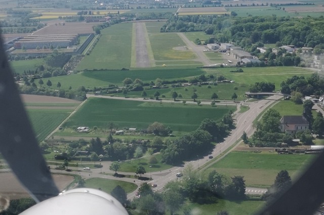 Anflug auf den Offenburger Flugplatz  | Foto: Ralf Burgmaier