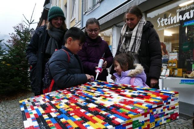 Eine Rampe aus Legosteinen soll die Barrierefreiheit in Waldkirch voranbringen