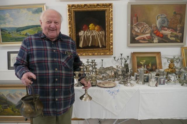 Schmuck, Gemlde, Puppen: Der Sammler Bernhard Jehle aus Wehr verkauft einen Teil seiner Schtze