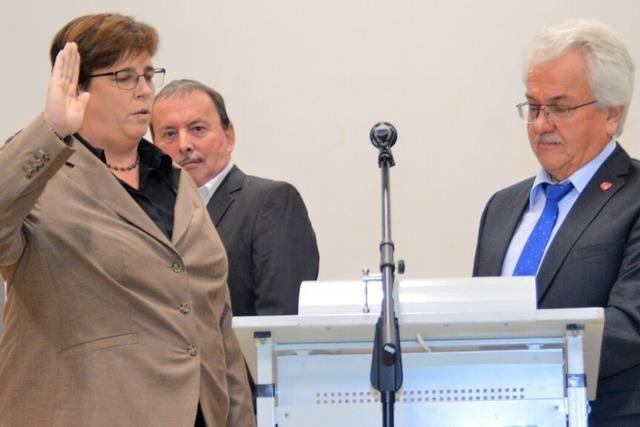 Marion Isele bernimmt Amt als neue Brgermeisterin von Zell mit feierlichem Eid