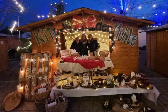 Groer Andrang bei stimmungsvollen Lichtern und Essensstnden.  | Foto: Gewerbeverein Murg