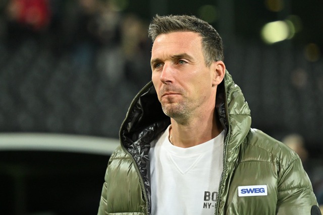 Kassierte die Niederlage in Folge: KSC-Trainer Christian Eichner  | Foto: Swen Pf&ouml;rtner/dpa