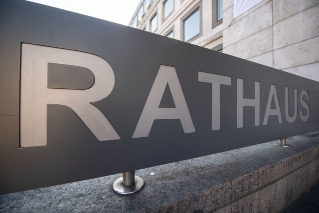 Nicht selten gehen Beamten wegen Diens...higkeit in den Ruhestand. (Symbolbild)  | Foto: Marijan Murat/dpa