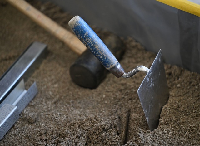 Die geplanten Milliardeninvestitionen ...die Wirtschaft ankurbeln. (Symbolbild)  | Foto: Arne Dedert/dpa