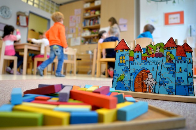 Buntes Treiben: Diese Kinder haben einen Kitaplatz. (Symbolfoto)  | Foto: Monika Skolimowska/dpa