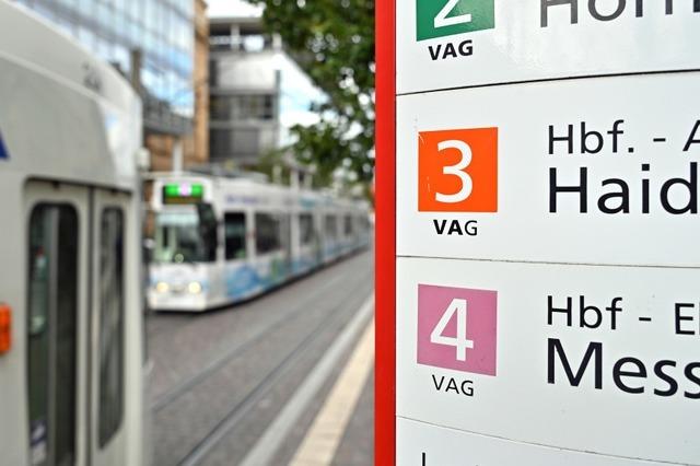 Technischer Defekt sorgt in Freiburg fr Ausflle auf der Straenbahnlinie 4