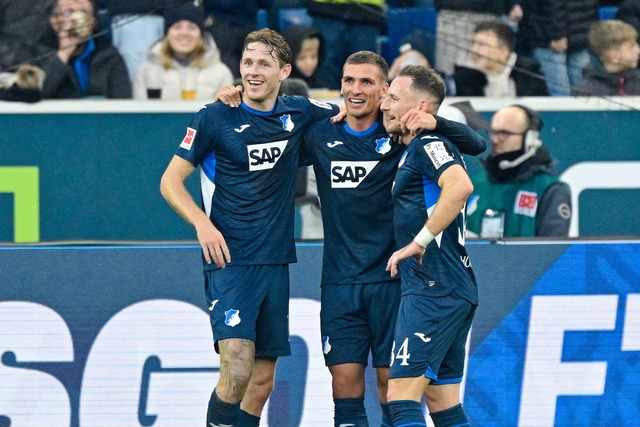 Grischa Pr&ouml;mel und die Hoffenheimer feiern gegen Augsburg  | Foto: Uwe Anspach/dpa