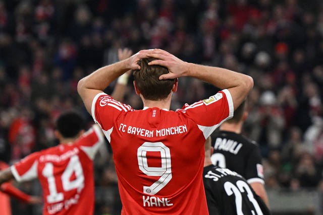 Harry Kane reagiert frustriert nach einer Torchance.  | Foto: Sven Hoppe/dpa