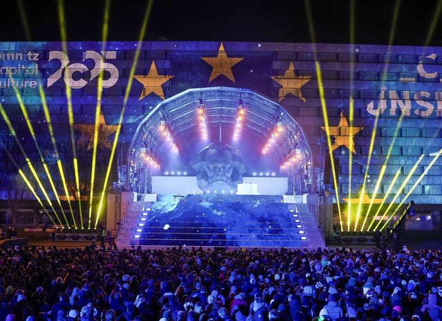 Auftakt und Finale am selben Ort: Dem ...20;, der monumentalen Karl-Marx-Bste.  | Foto: Jan Woitas/dpa