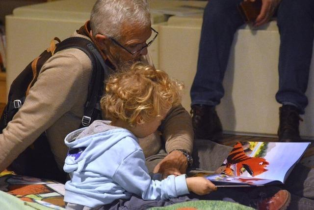 Bei der Kinderbuchmesse in Lrrach verwandelt sich der Burghof in eine lebendige Lesewelt