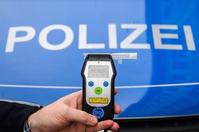 Autofahrerin landet zwischen Griesheim und Sand mit 2,1 Promille im Grnstreifen