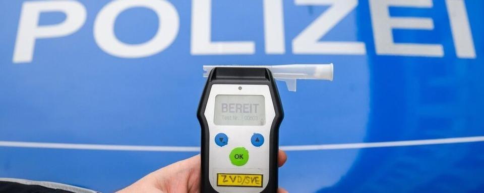 Autofahrerin landet zwischen Griesheim und Sand mit 2,1 Promille im Grnstreifen