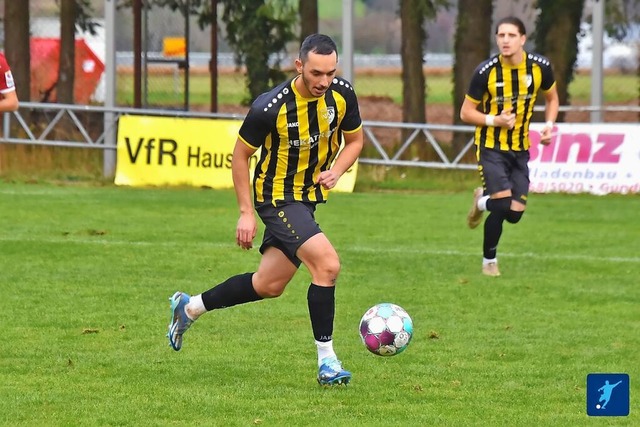 Muhammed Aslan scheiterte fr den VfR Hausen aus elf Metern.  | Foto: Pierre Schmidt 