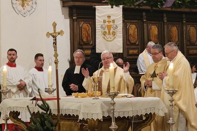 Peter Berg verabschiedet sich im vollen Mnster von Bad Sckingen mit bewegendem Gottesdienst