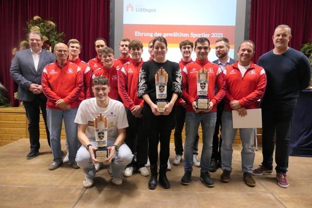 Bei der Sportlerehrung in Lffingen liegen Schwimmerin, Triathlet und Turner vorne