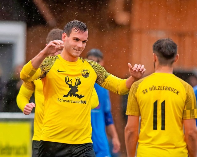 Marcel Waldvogel fhrt mit dem SV Hlz...ungefhrdeten Sieg gegen Pfohren ein.   | Foto: Wolfgang Scheu