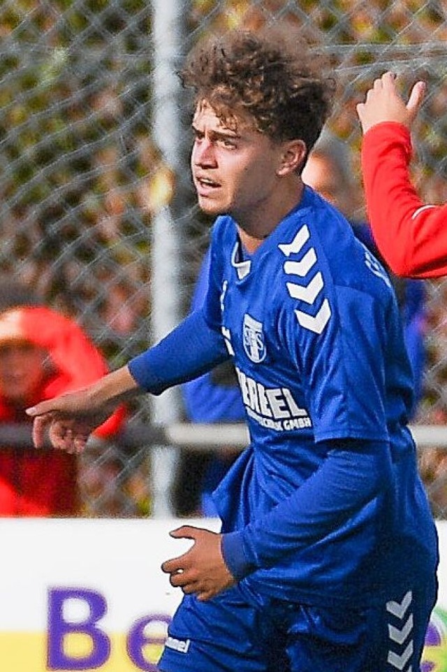 Seine Fhrung war zu wenig: Tim Merste...rrach-Stetten zum 1:0 fr Schliengen.  | Foto: Gerd Gruendl