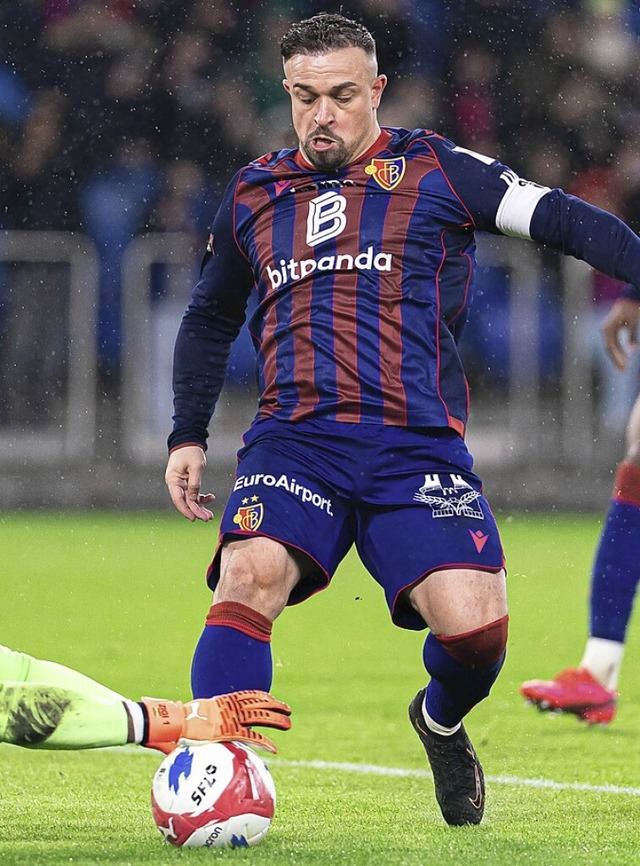 Fehlschuss vom Punkt: Xherdan Shaqiri scheiterte an Torhüter Zigi. | Foto: IMAGO/Priscila Bütler / SPP Fehlschuss vom Punkt: Xherdan Shaqiri scheiterte an Torhüter Zigi. | Foto: IMAGO/Priscila Bütler / SPP